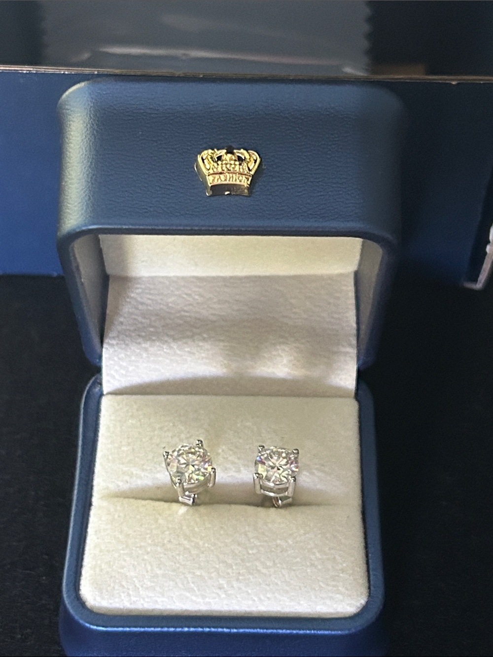 Moissanite Classic Round Cut Solitaire Stud Earrings - silver Tone